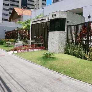 https://golden-shopping-2.portodegalinhashotels.com